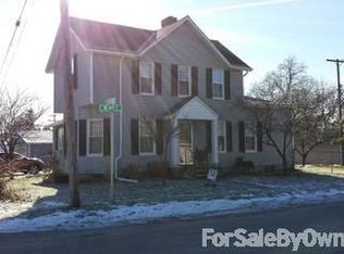 501 W Ave E, Lewistown, IL 61542