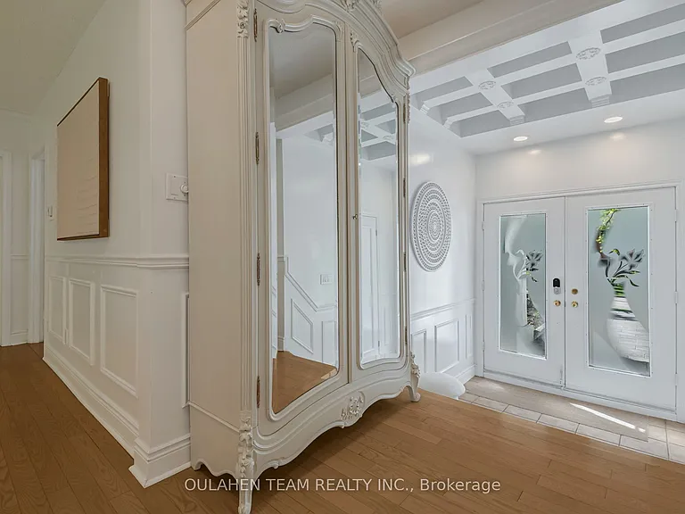 28 Uplands Ave — Photo 3