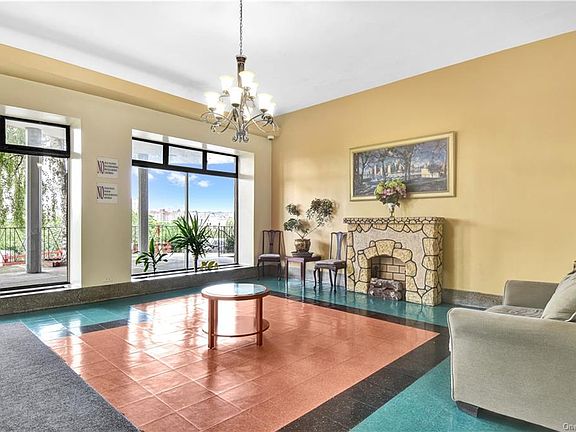 2nd image of 2630 Kingsbridge Ter APT 4P
