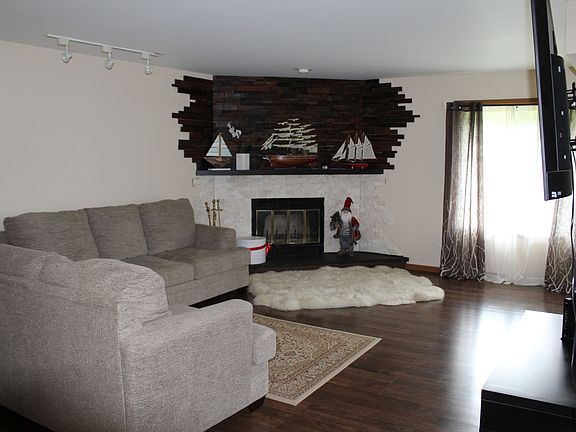 5th image of 1414 N Sterling Ave Unit 201