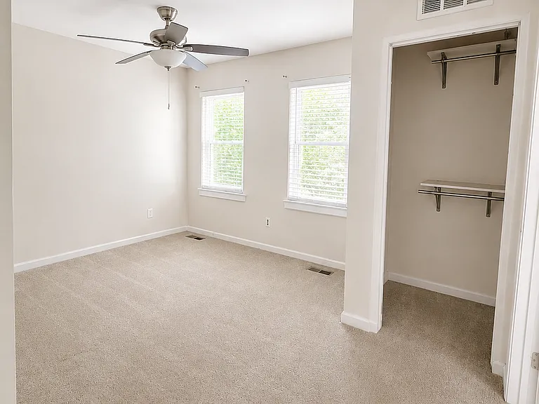 938 Springdale Dr — Photo 7