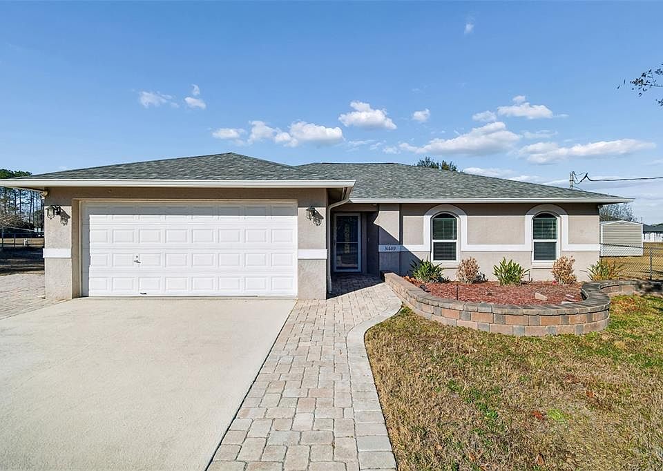 1st image of 31609 Hunt Club Ln
