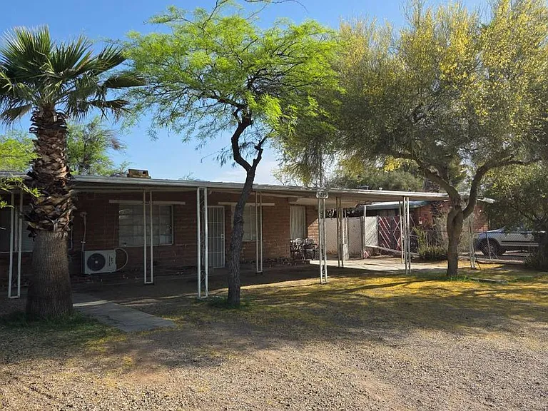 3225 E Patricia St — Photo 2