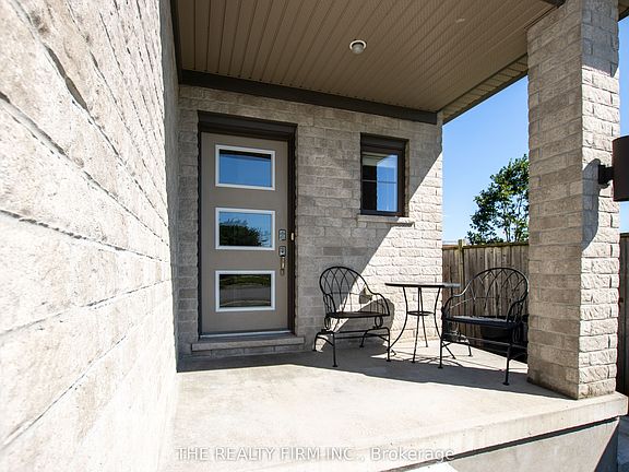 4th image of 974 Bluegrass Dr