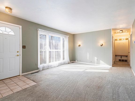 5th image of 155 Norave Dr
