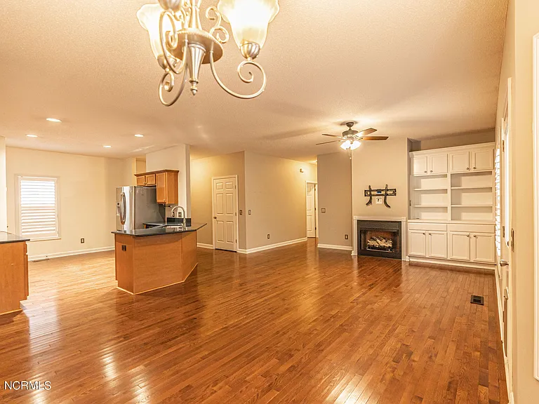 465 Crestview Rd — Photo 29