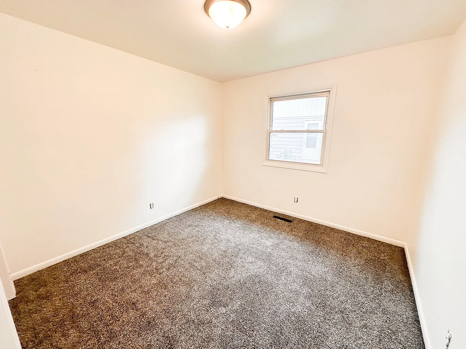 2 bed, 895 sqft, $1,395 — Photo 4