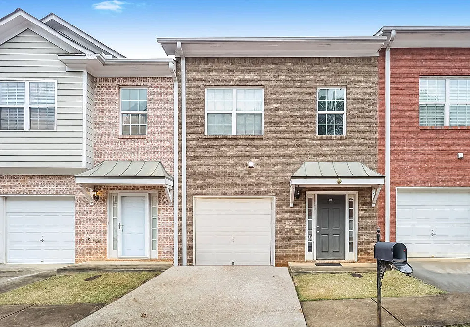 5023 Lower Elm St