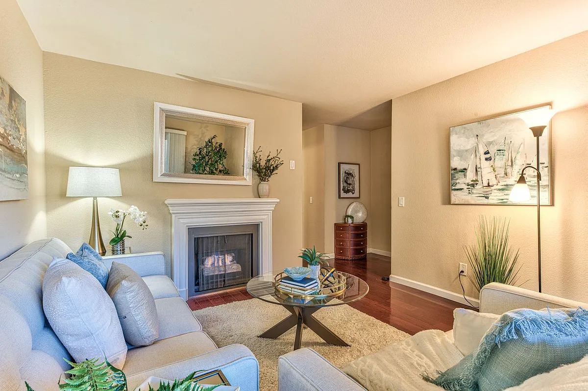 Building Photo - 300 Glenwood Cir #182