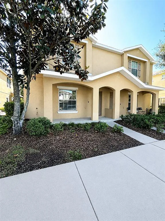 2 bed, 2.5 bath, 1365 sqft, $1,850 — Photo 2