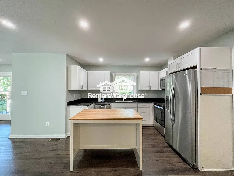 190 Devon Pl — Photo 12