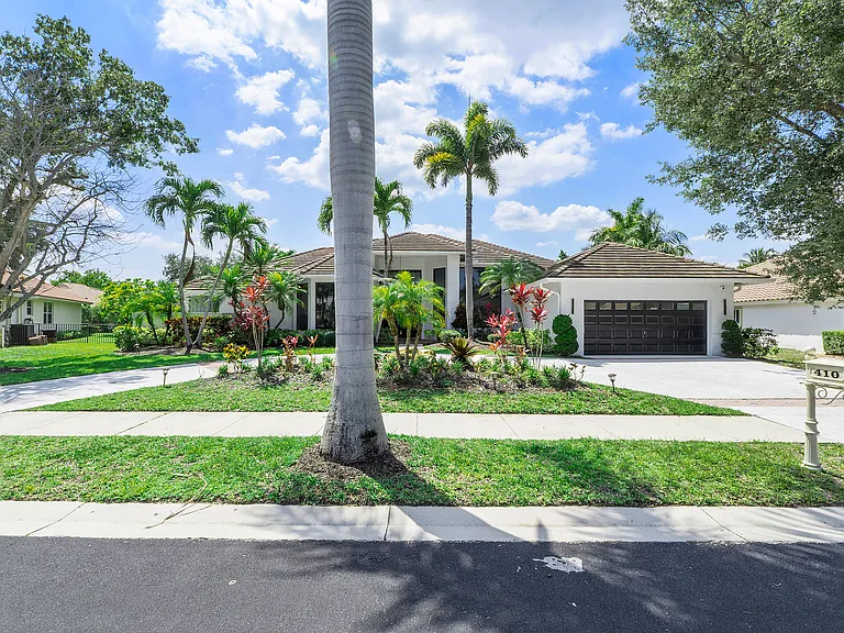 410 Sabal Way — Photo 7