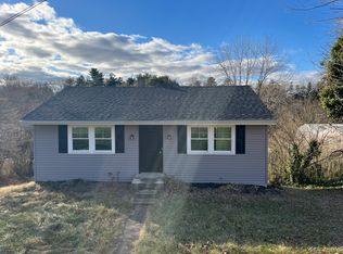 16 Lampeter Rd, Lancaster, PA 17602