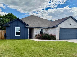 204 NW Elm Ave, Cache, OK 73527
