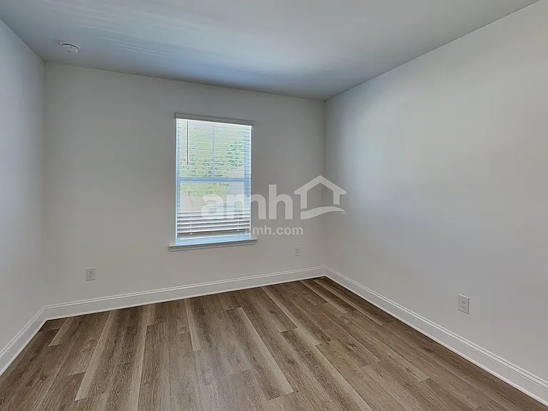 1219 Livengood Way — Photo 12