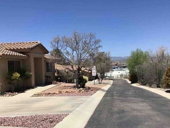 Exterior Neighborhood (street photo)