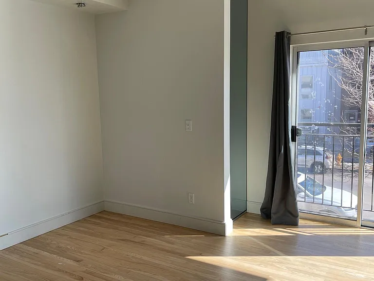 2523 Lawrence St — Photo 18