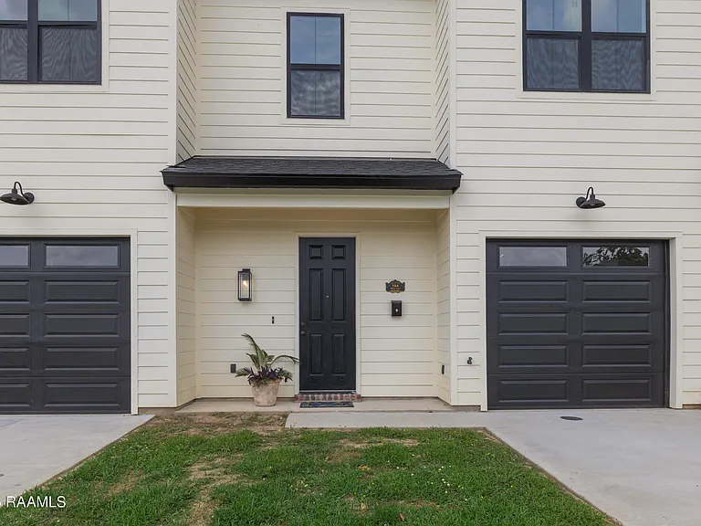 104 Mary Ann Dr #104 — Photo 2
