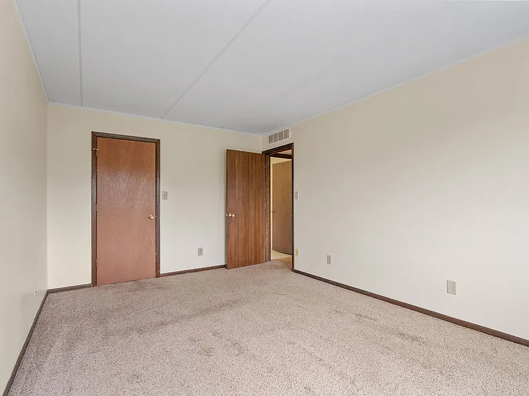 River Bluff Apartments — Photo 21