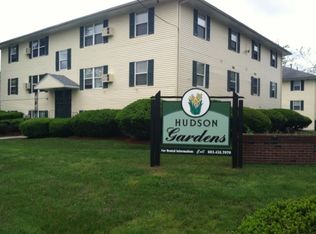 8 Charles St APT 2, Hudson, NH 03051