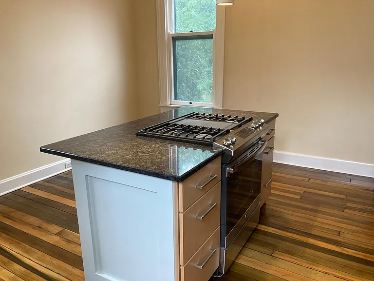 Kitchen island with gas stove