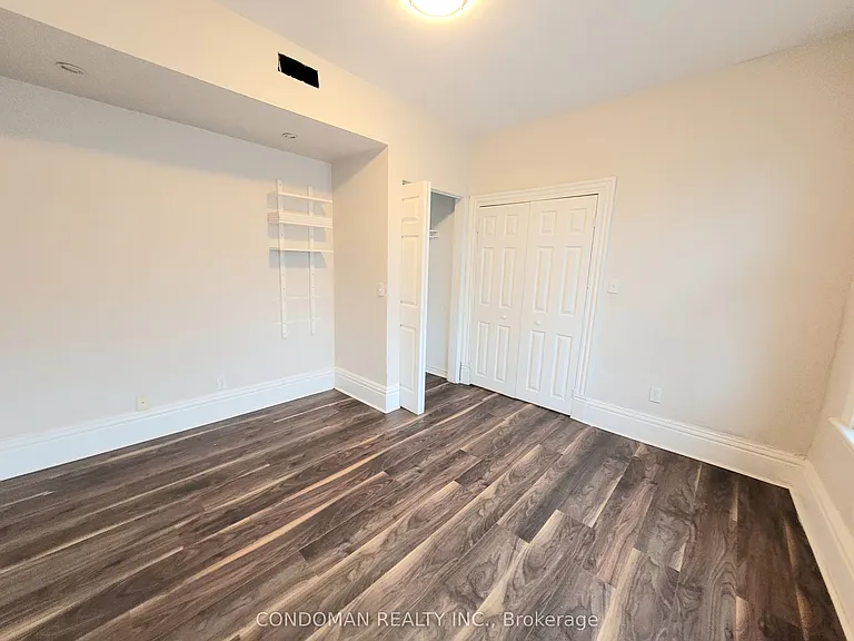 139 1/2 John St S #6 — Photo 9