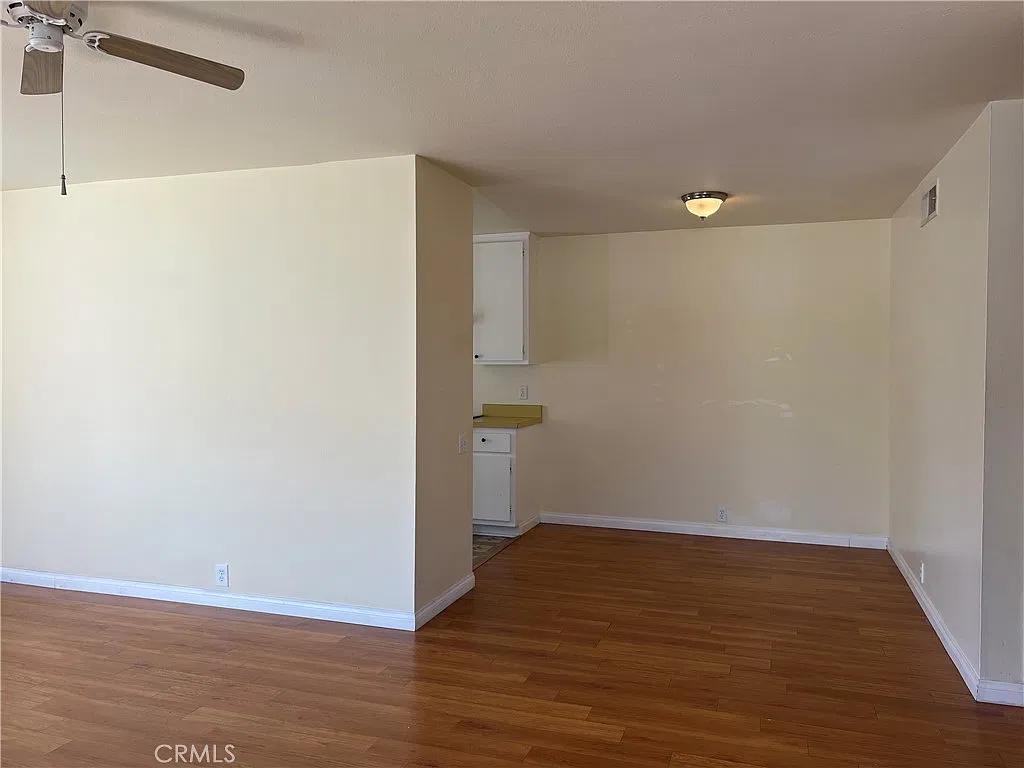 2 bed, 870 sqft, $2,100 — Photo 4