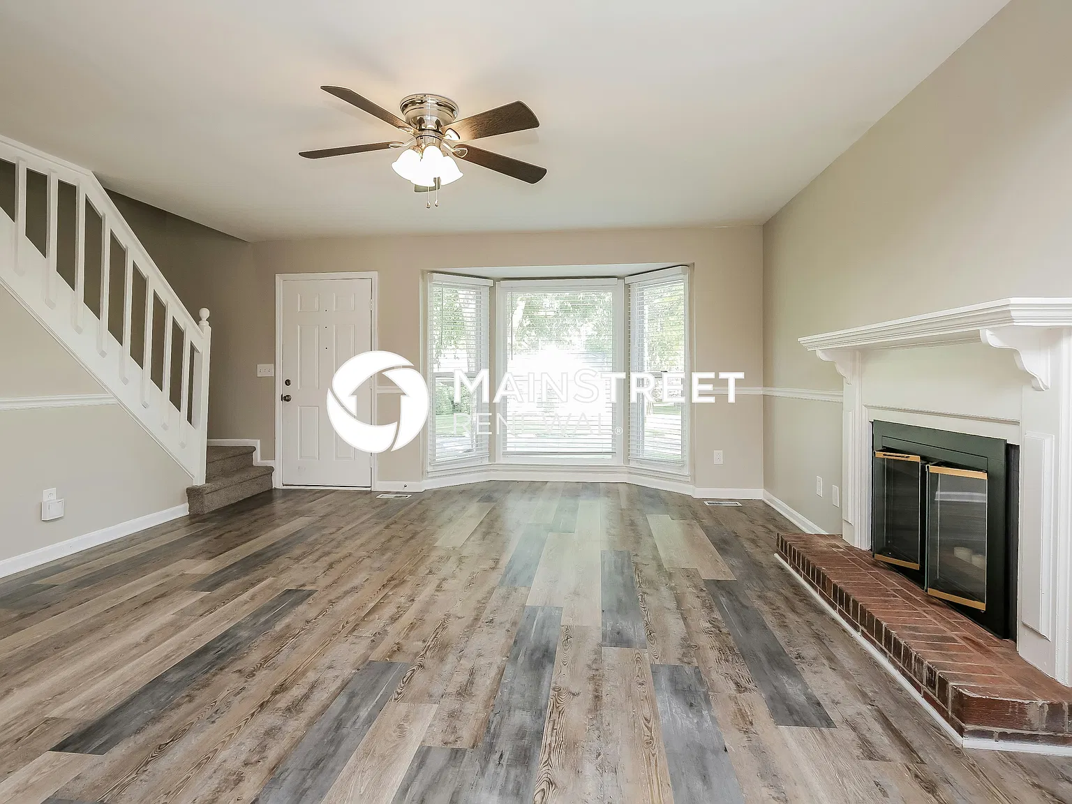 1006 Rolling Meadow Dr — Photo 3