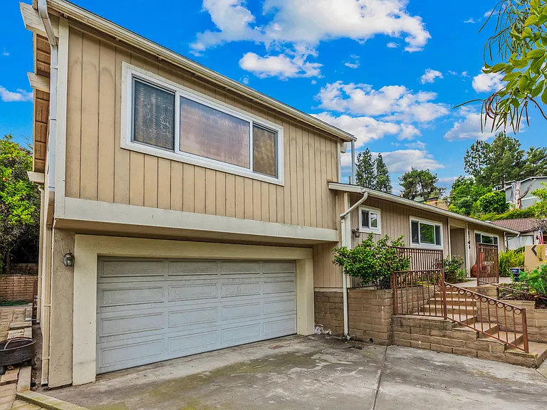8766 Glenira Ave — Photo 3