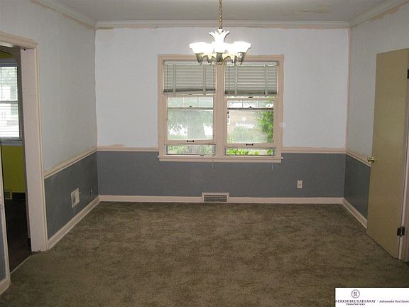 5th image of 3808 Burt St