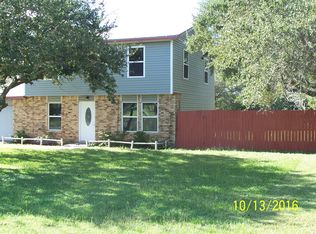 1805 W Deberry Ave, Aransas Pass, TX 78336