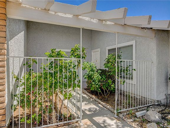 4th image of 785 Christina Dr