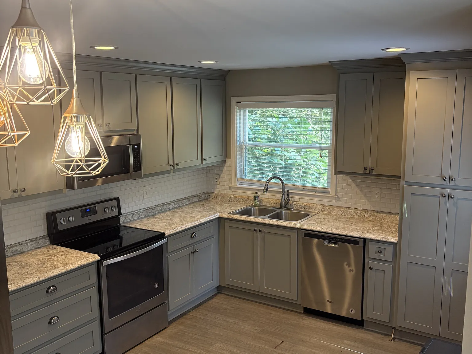 5926 Long Branch - 5 — Photo 4