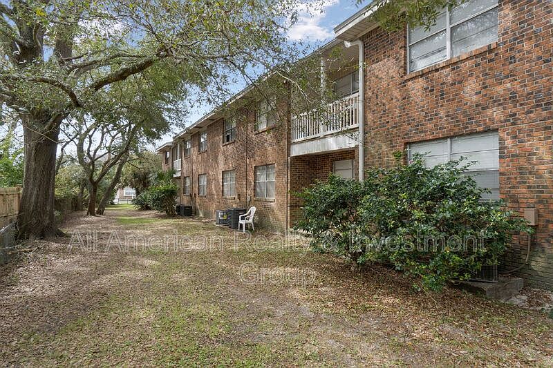 1st image of 615 Colonial Dr APT 16