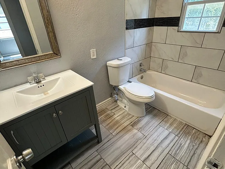 416 Compton Ave — Photo 10