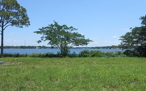 2nd image of 466 Sunset Pointe Dr