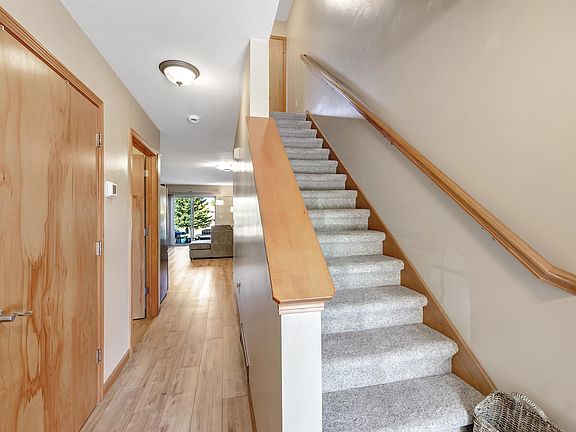 5th image of 1265 Pond View Cir