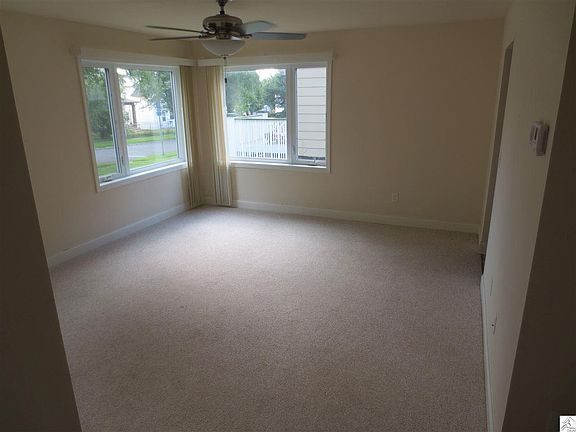 3rd image of 607 N 60th Ave W