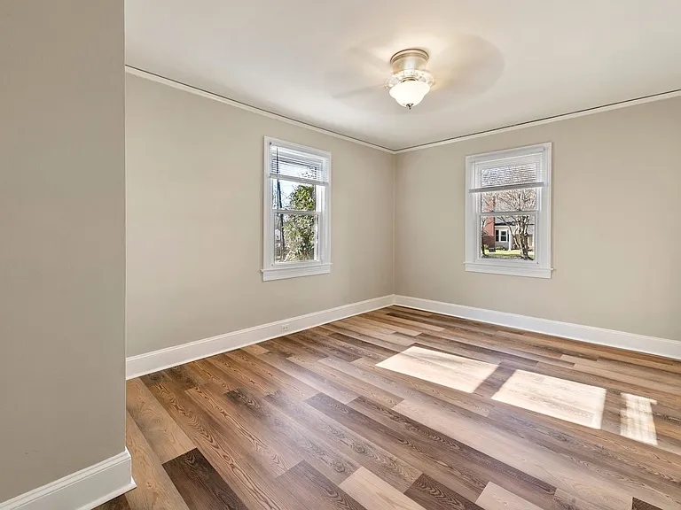 1015 Martin St — Photo 11