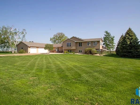 46530 Highland Dr, Hartford, SD 57033
