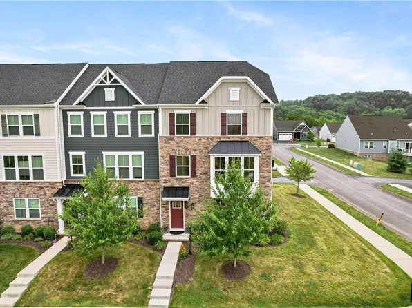1032 Adair Ave, Valencia, PA 16059