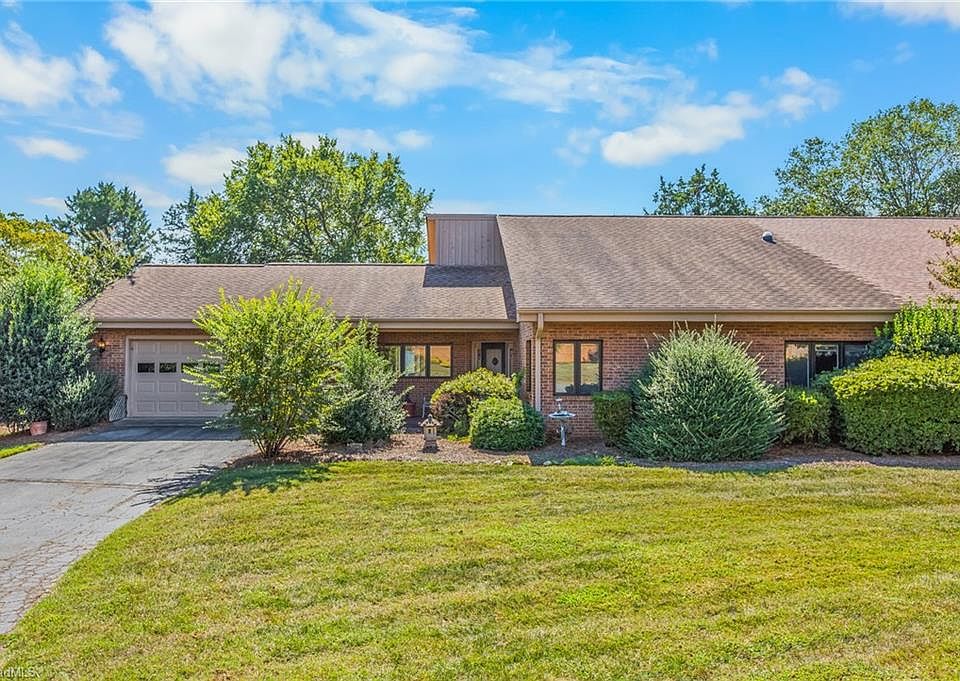 1st image of 150 Oleander Dr