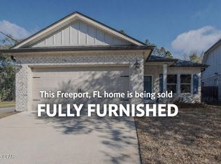 9 Laurel Oaks Dr, Freeport, FL 32439