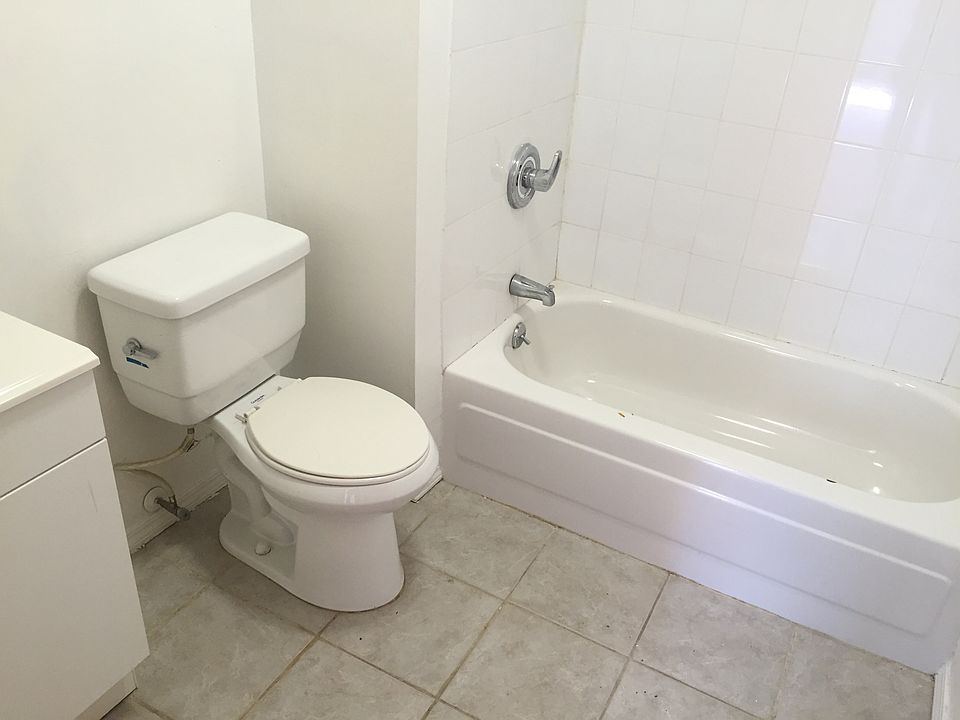 1st image of 35 Hawthorne St #1
