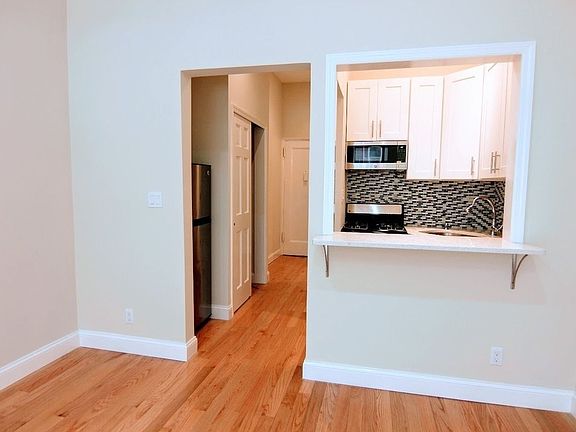 4th image of 321 E 66th St #1ONEJ