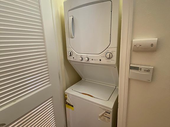 5th image of 811 N Hayworth Ave APT 103