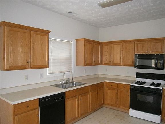 2nd image of 24 Melanie Rose Ln