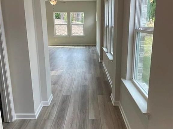 4th image of 1140 Sunny Lake Dr