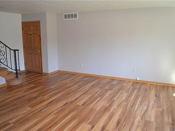 4th image of 7560 Hollycroft Ln APT 1C