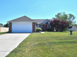 585 Hummingbird Ln, Whiteland, IN 46184